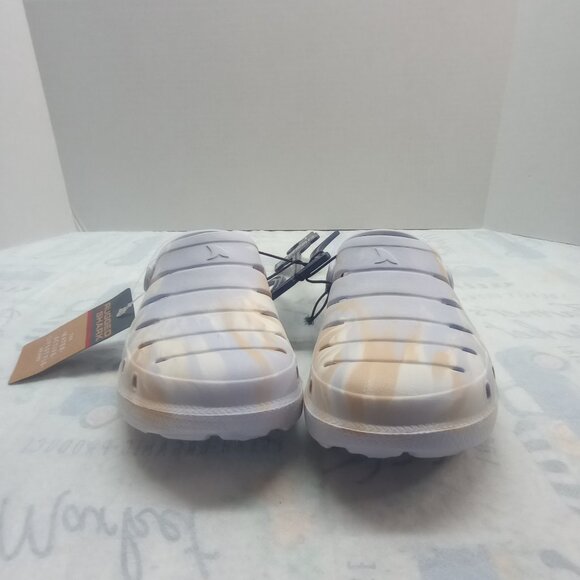 Rugged Shark Slip-On Water Clogs – Size 1 kids - Picture 2 of 6